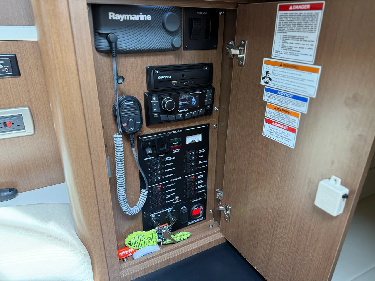 2016 Sea Ray 330 SUNDANCER 33.0 feet, Lake Ozark, MO #47