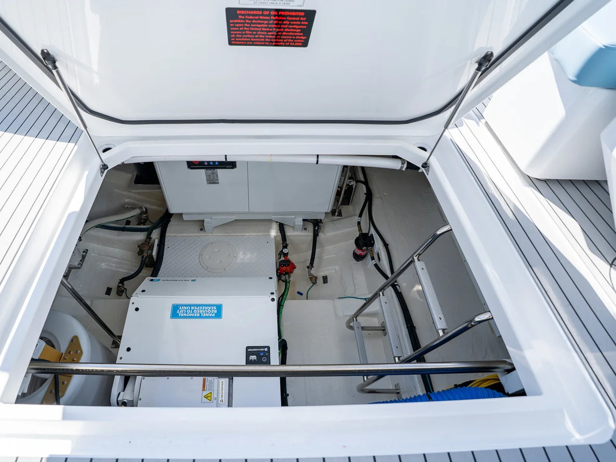 2027 Cruisers Yachts 50 GLS OB 50.0 feet, Clearwater, Florida #44