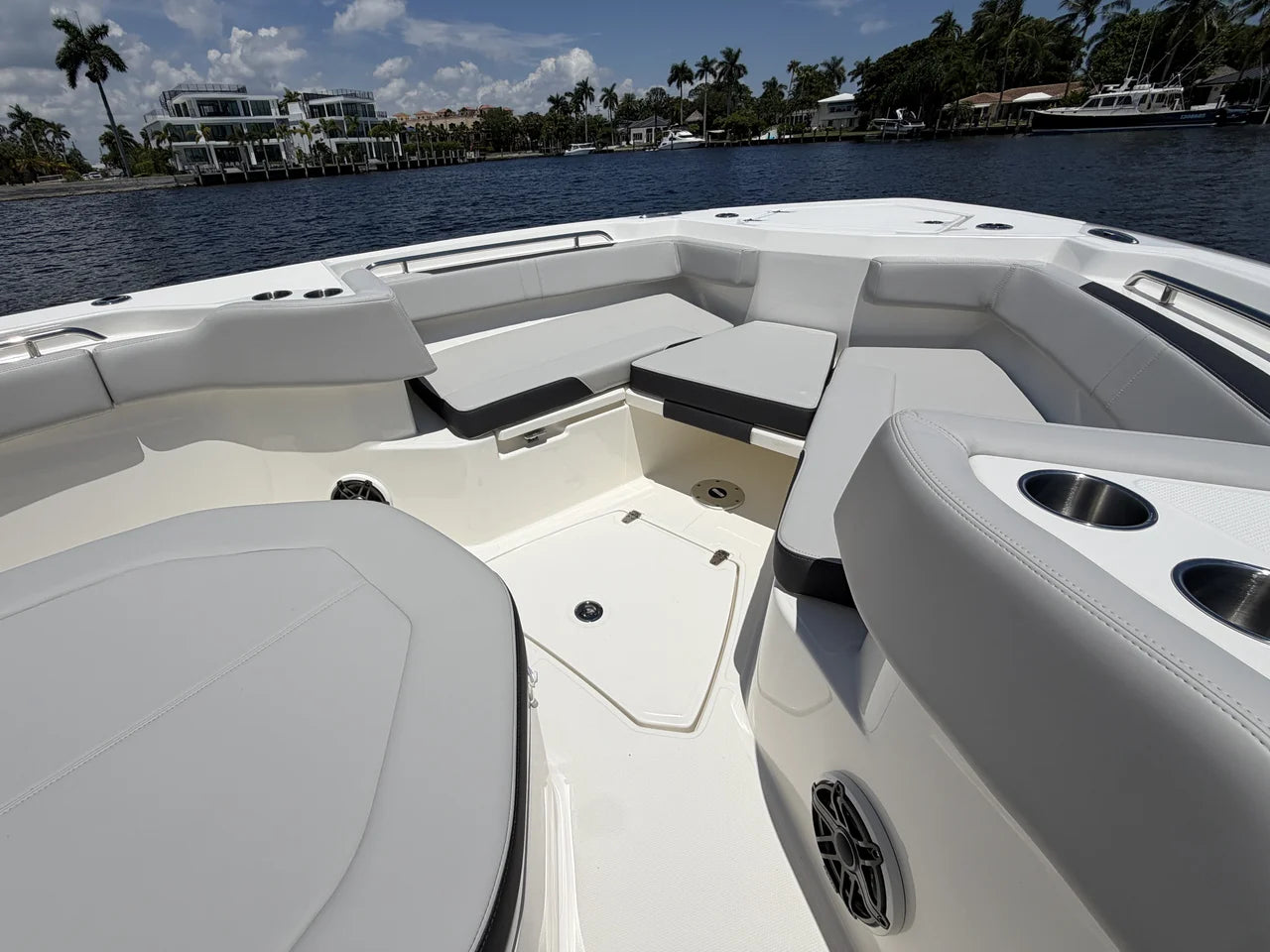 2026 Boston Whaler 330 Outrage 33.0 feet, Pompano Beach, Florida #50