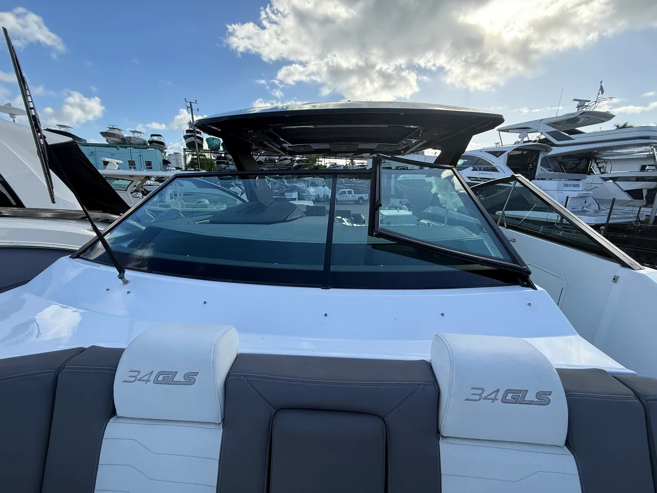 2022 Cruisers Yachts 34 GLS Outboard 34.0 feet, Miami, FL #31