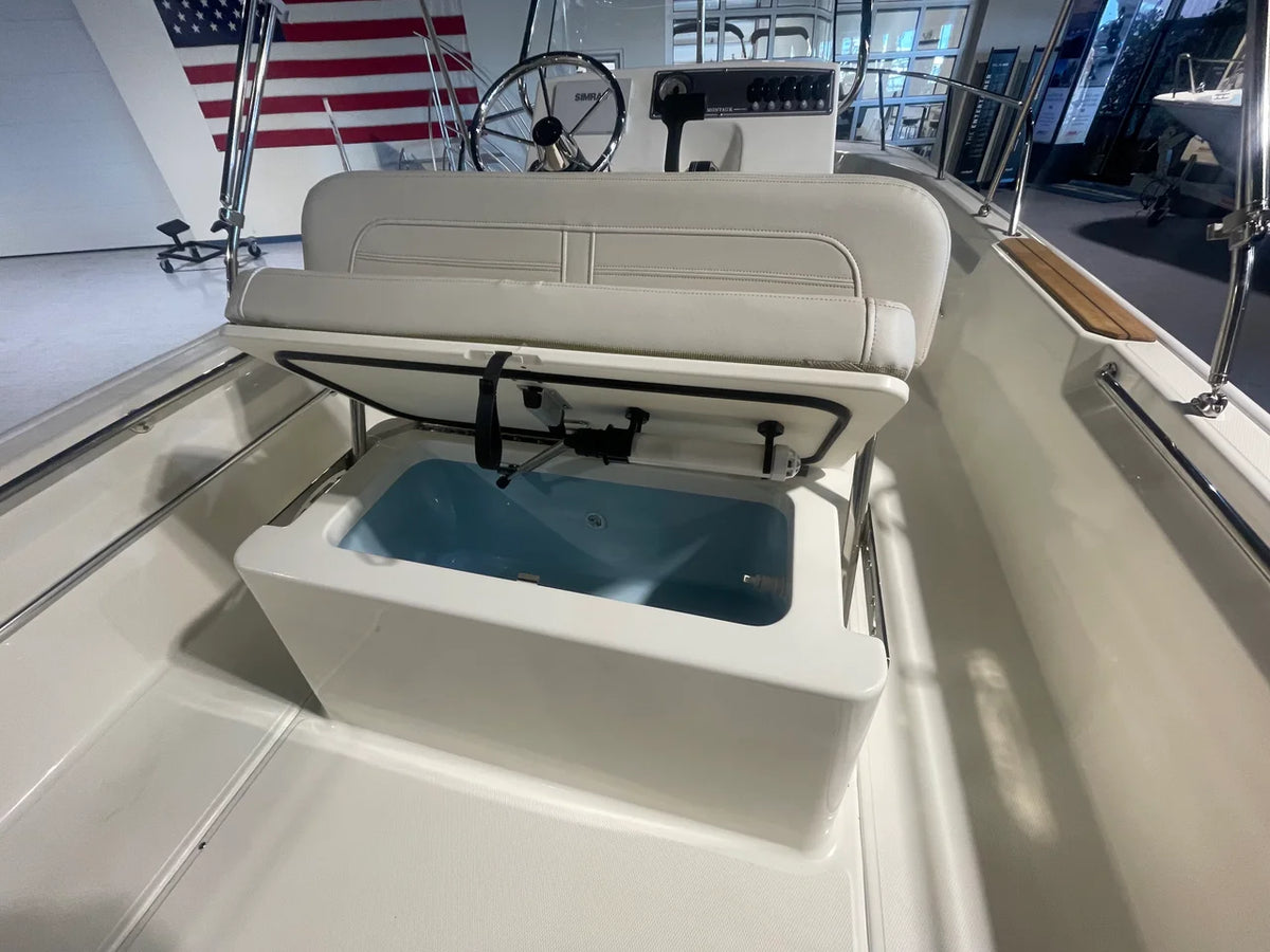 2027 Boston Whaler 170 Montauk 17.0 feet, Danvers, Massachusetts #5