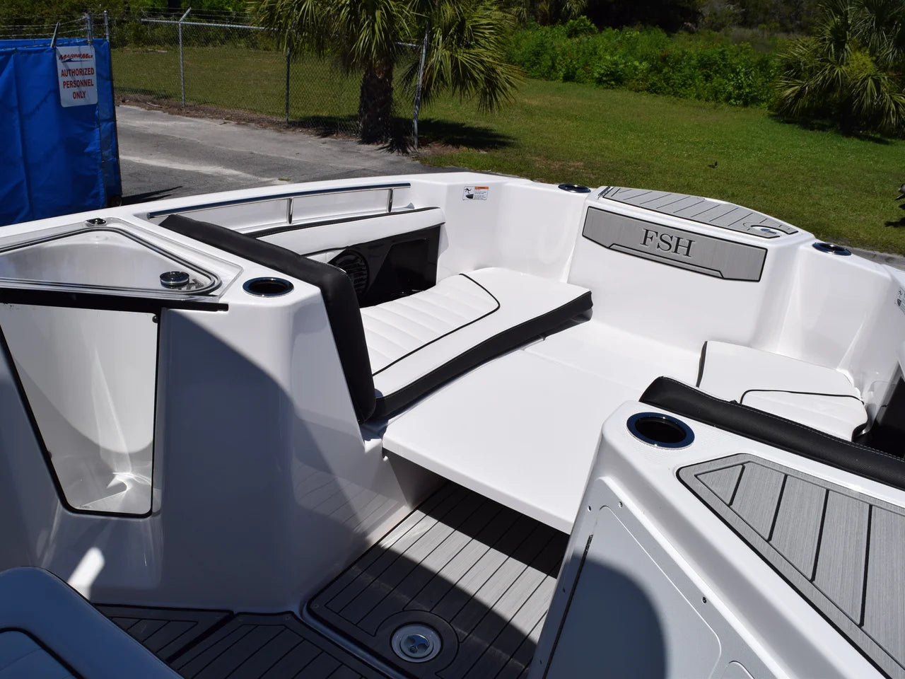 2026 Yamaha 255 FSH Sport H 25.0 feet, Thunderbolt, GA #24