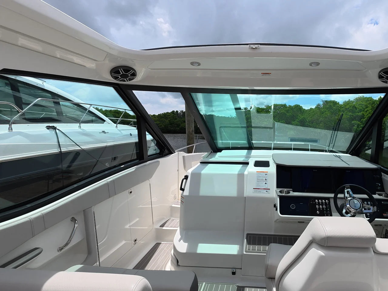 2026 Sea Ray Sundancer 320 Outboard 32.0 feet, Clearwater, Florida #38