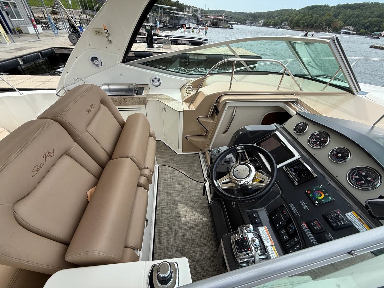 2016 Sea Ray 330 SUNDANCER 33.0 feet, Lake Ozark, MO #13