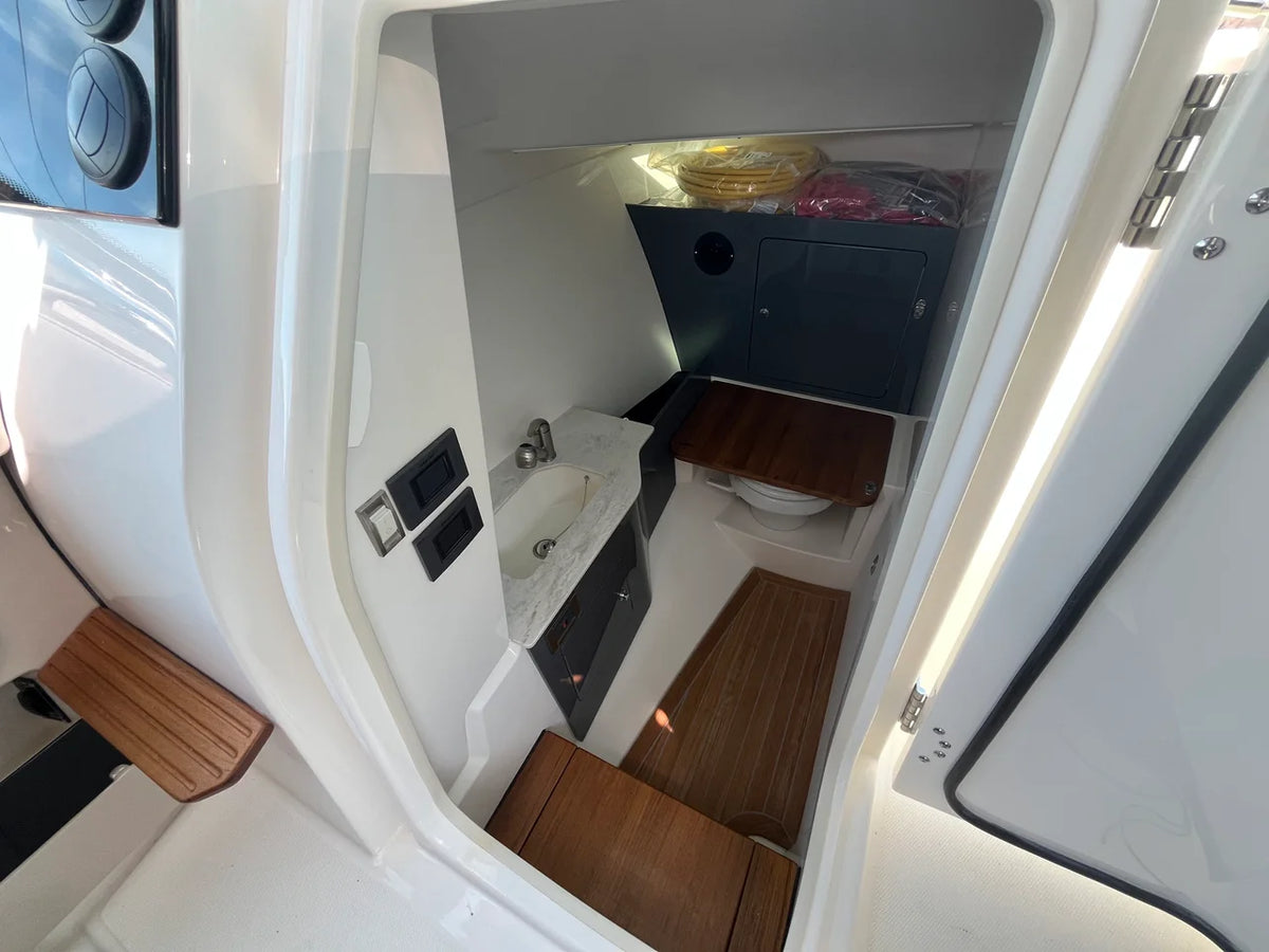 2026 Boston Whaler 330 Vantage 33.0 feet, Westbrook, Connecticut #27