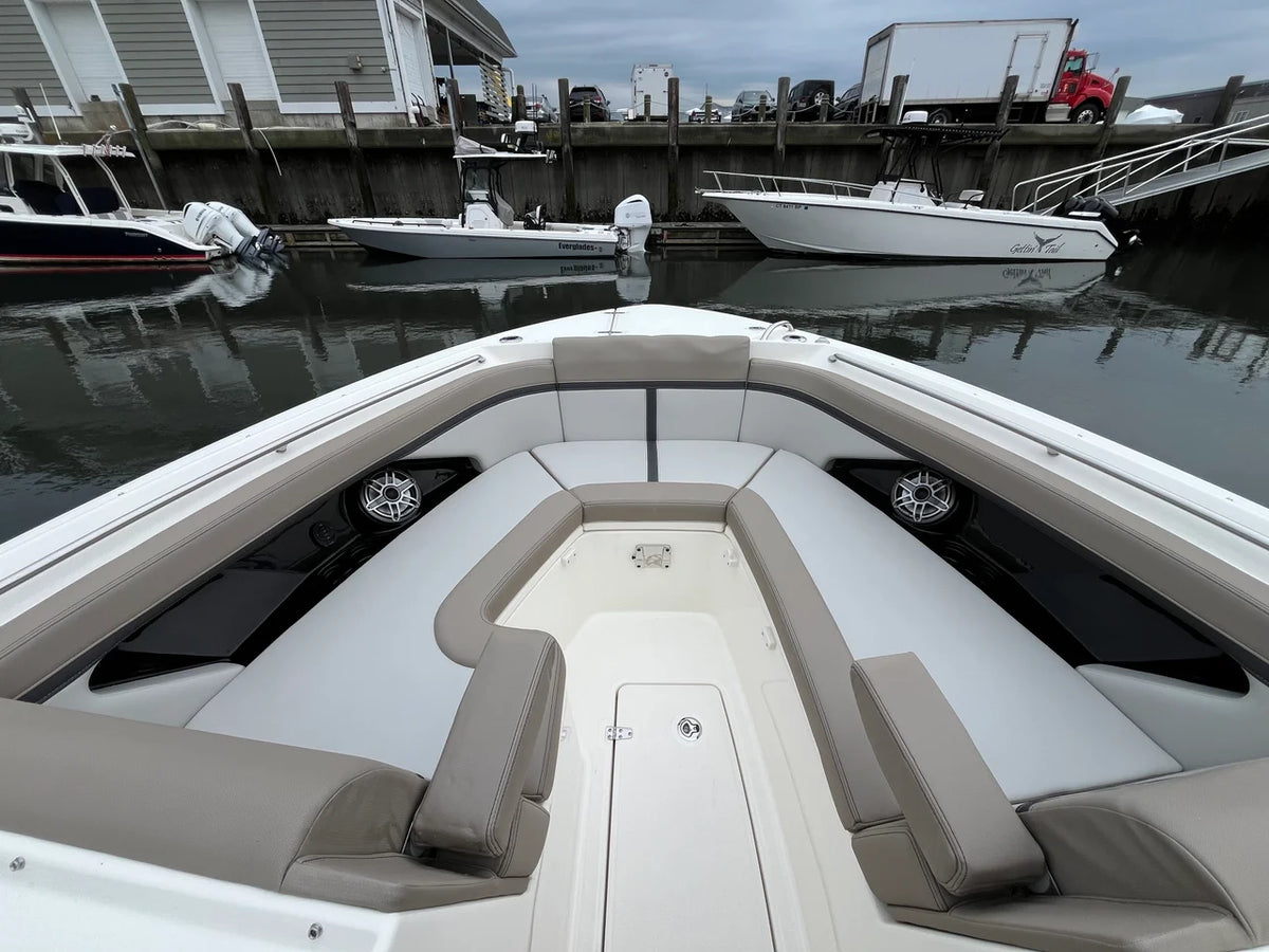 2026 Boston Whaler 330 Vantage 33.0 feet, Norwalk, Connecticut #42