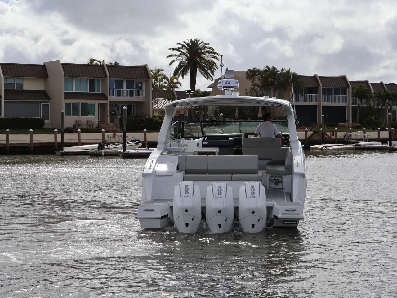 2026 Cruisers Yachts 38 GLS Outboard 38.0 feet, Naples, Florida #5