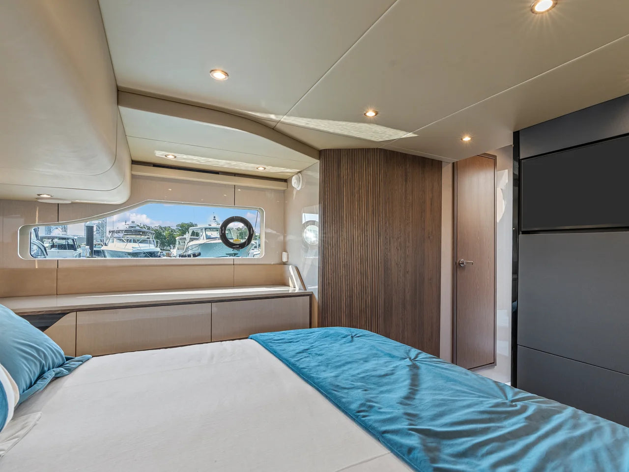 2027 Cruisers Yachts 50 FLY 50.0 feet, Quincy, MA #38