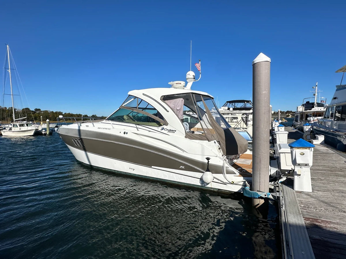 2014 Cruisers Yachts 380 EXPRESS 38.0 feet, Danvers, Massachusetts #1