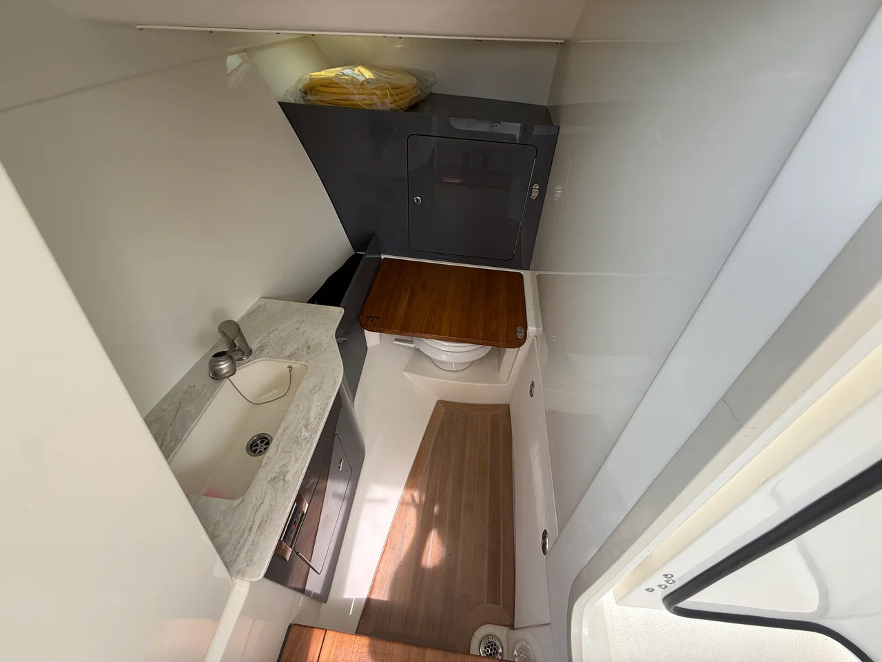 2027 Boston Whaler 330 Vantage 33.0 feet, Sarasota, FL #20