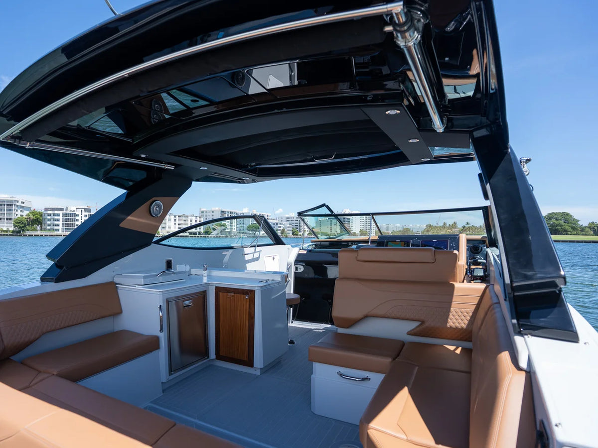 2027 Cruisers Yachts 38 GLS Outboard 38.0 feet, Miami, FL #17
