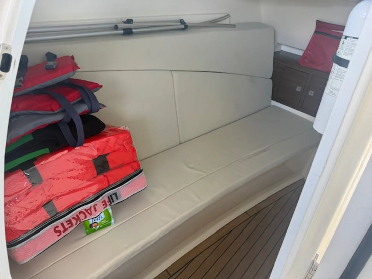 2023 Boston Whaler 32 DC 32.0 feet, Cape coral, FL #17