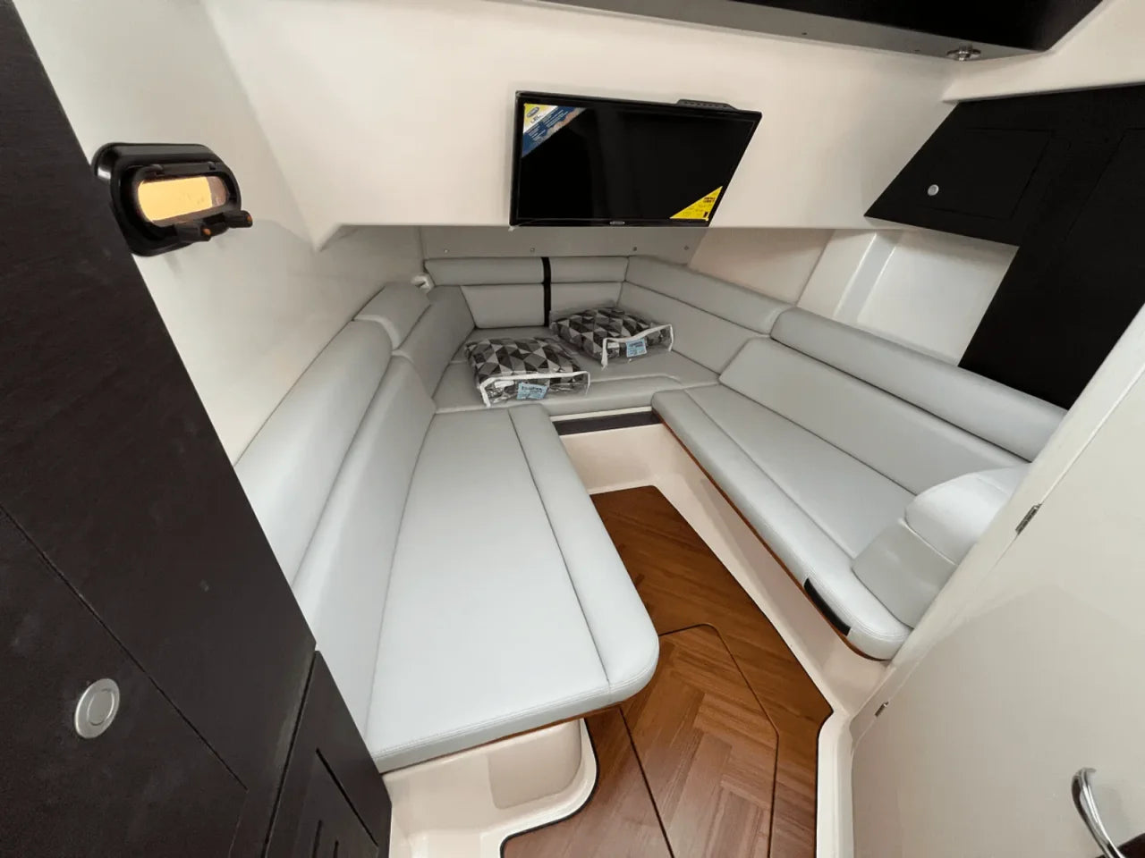 2025 Boston Whaler 350 REALM 35.0 feet, Quincy, MA #34