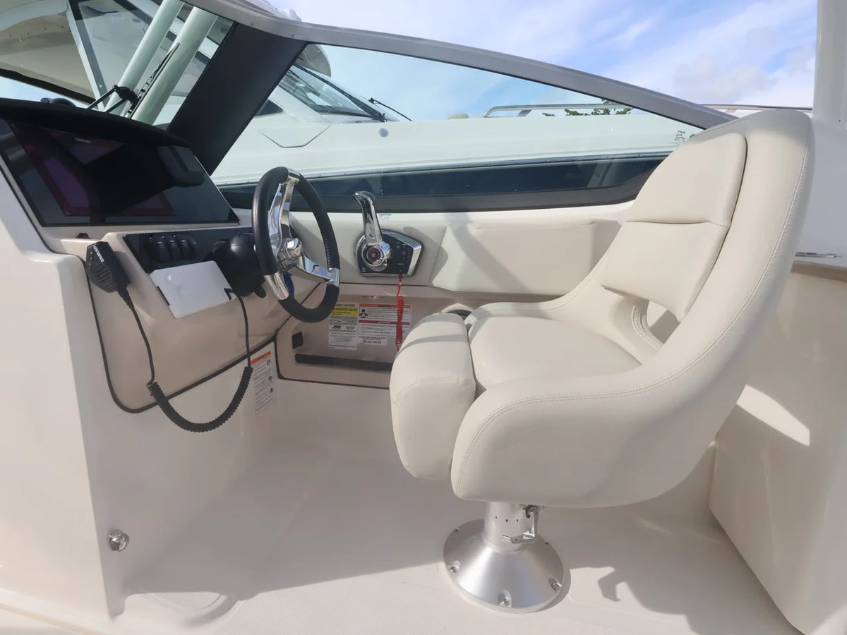 2027 Boston Whaler 240 Vantage 24.0 feet, Naples, Florida #21