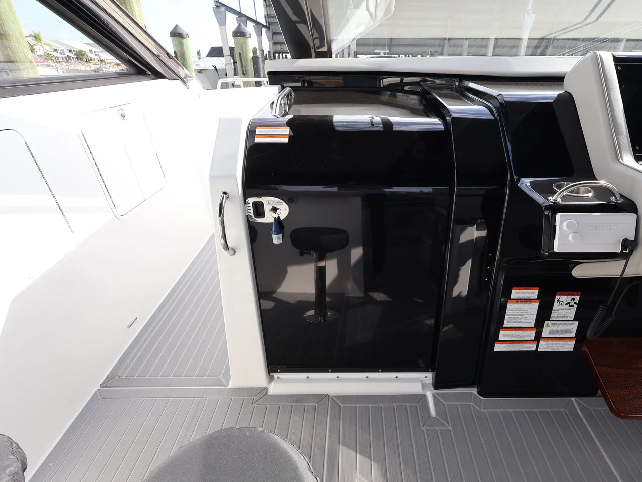 2026 Cruisers Yachts 42 GLS Outboard 42.0 feet, Naples, Florida #28