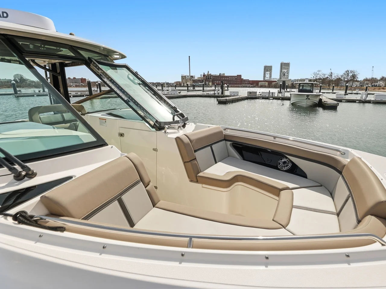 2026 Boston Whaler 330 Vantage 33.0 feet, Quincy, MA #24