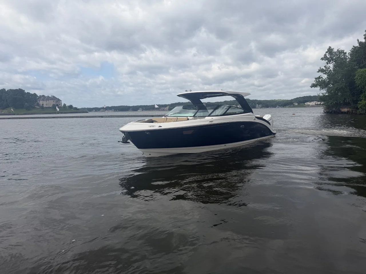 2026 Sea Ray SLX 360 OUTBOARD 36.0 feet, Lake Ozark, MO #3