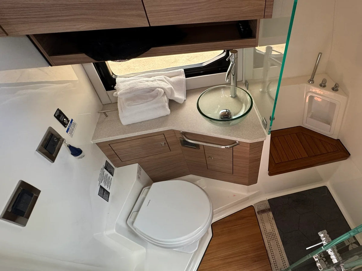 2025 Boston Whaler 365 Conquest 36.0 feet, Naples, Florida #62