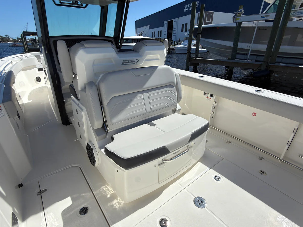 2027 Boston Whaler 330 Outrage 33.0 feet, Panama City, FL #30