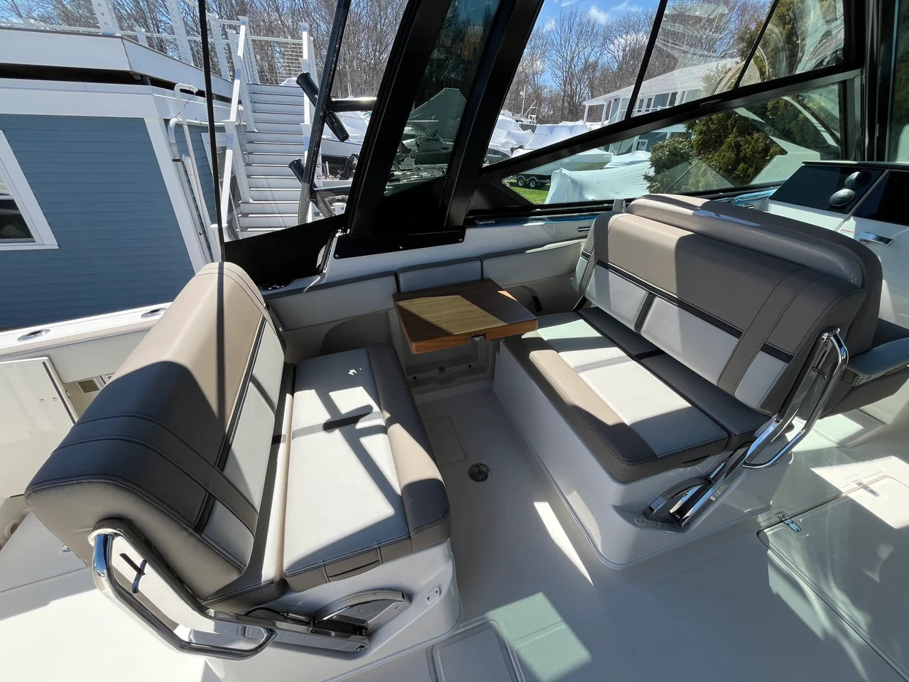 2026 Boston Whaler 330 Vantage 33.0 feet, Wakefield, RI #11