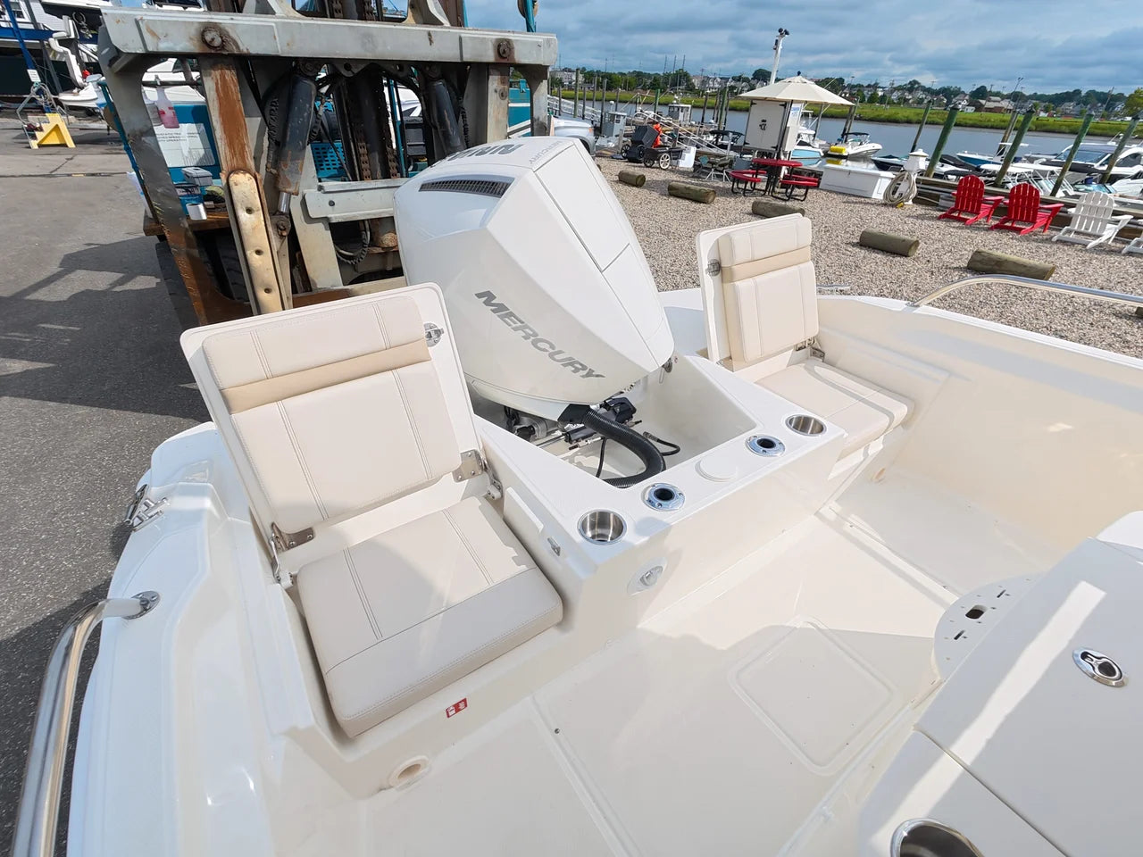 2027 Boston Whaler 220 Dauntless 22.0 feet, Norwalk, Connecticut #7