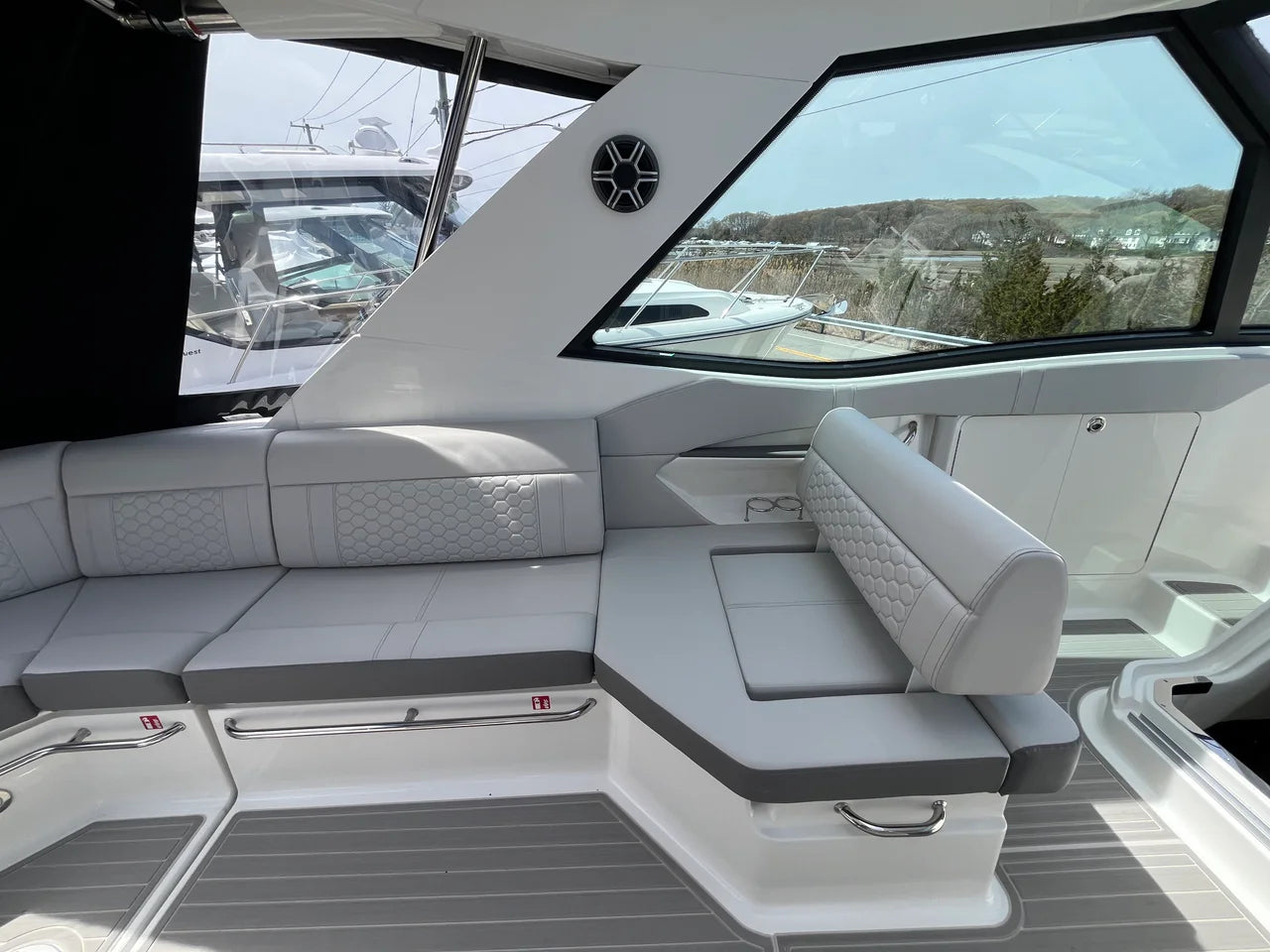2026 Sea Ray Sundancer 320 Outboard 32.0 feet, Westbrook, Connecticut #12