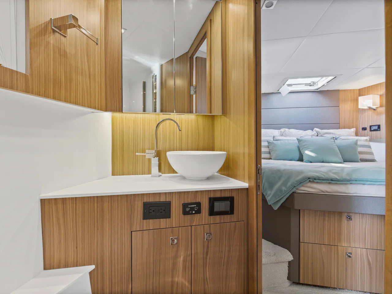 2026 Cruisers Yachts 42 Cantius 42.0 feet, Pensacola, Florida #36