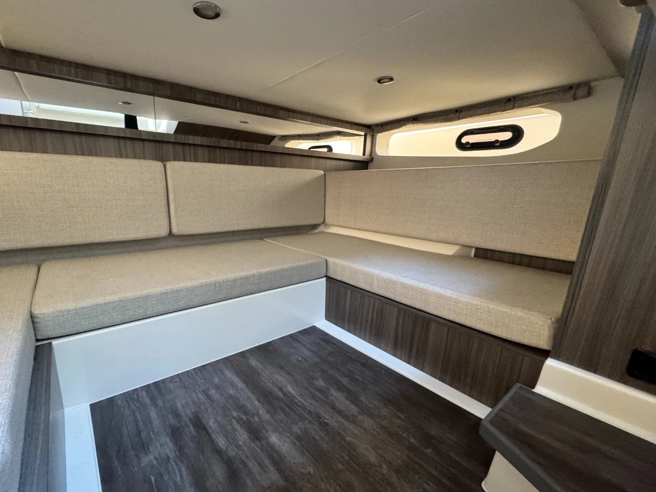 2026 Sea Ray Sundancer 370 Outboard 37.0 feet, Huntington, NY #31