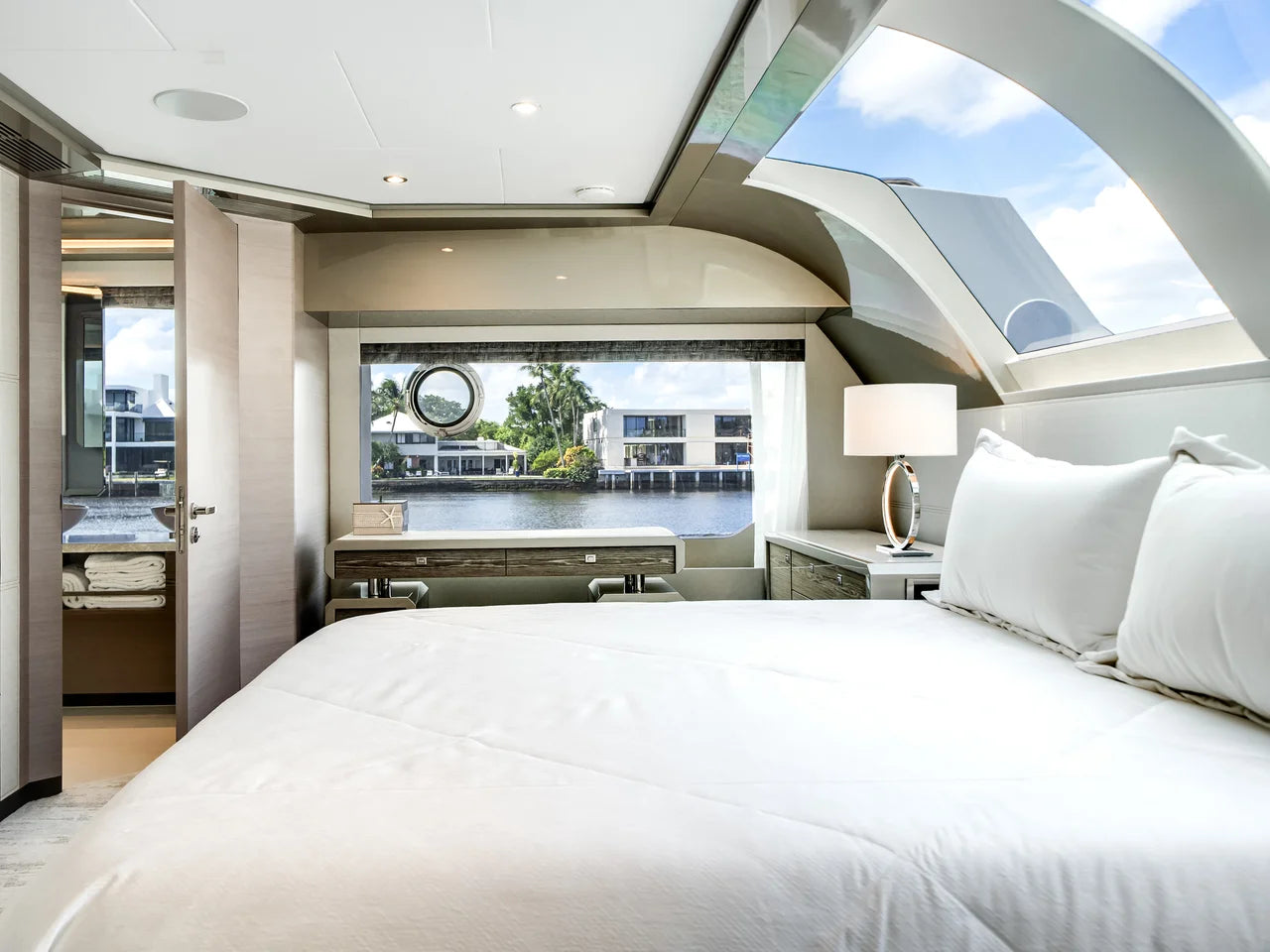 2025 Ocean Alexander 27R 88.0 feet, Fort Lauderdale, FL #45