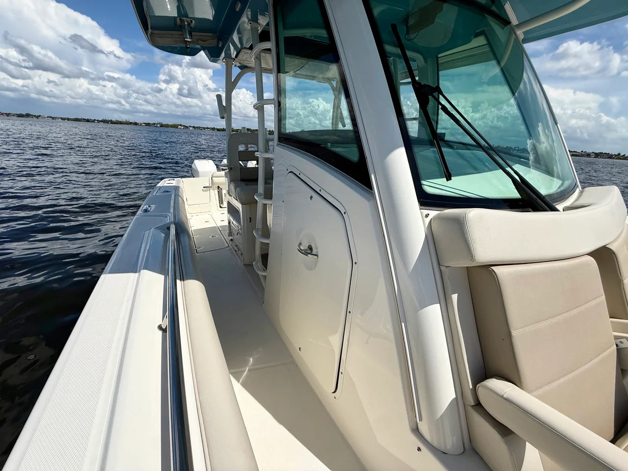 2022 Boston Whaler 350 OUTRAGE 35.0 feet, Fort Myers, FL #37