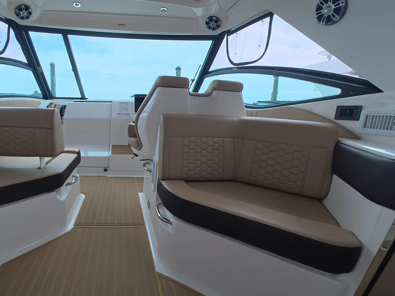 2025 Sea Ray Sundancer 320 Outboard 32.0 feet, Clearwater, Florida #16
