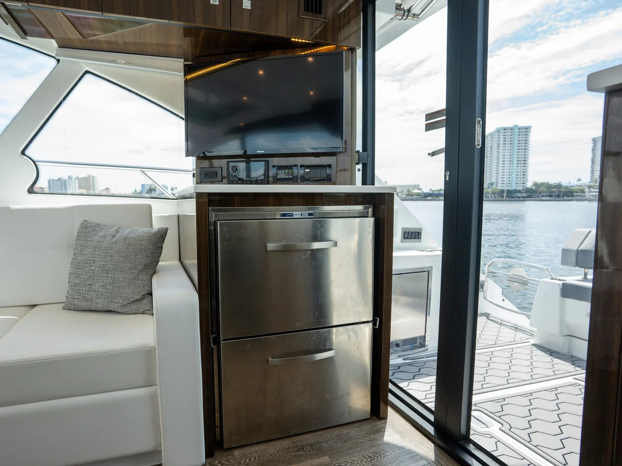 2023 Cruisers Yachts 50 C 50.0 feet, Miami, FL #17