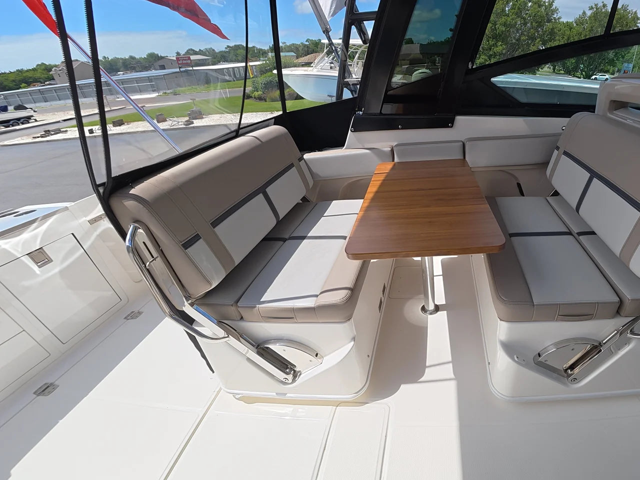 2025 Boston Whaler 330 Vantage 33.0 feet, Dennis, New Jersey #20