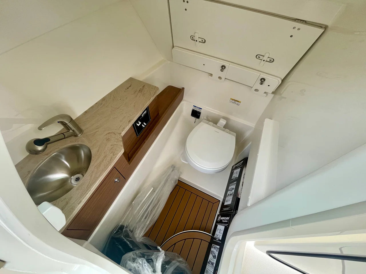 2027 Boston Whaler 280 Vantage 27.0 feet, Danvers, Massachusetts #26