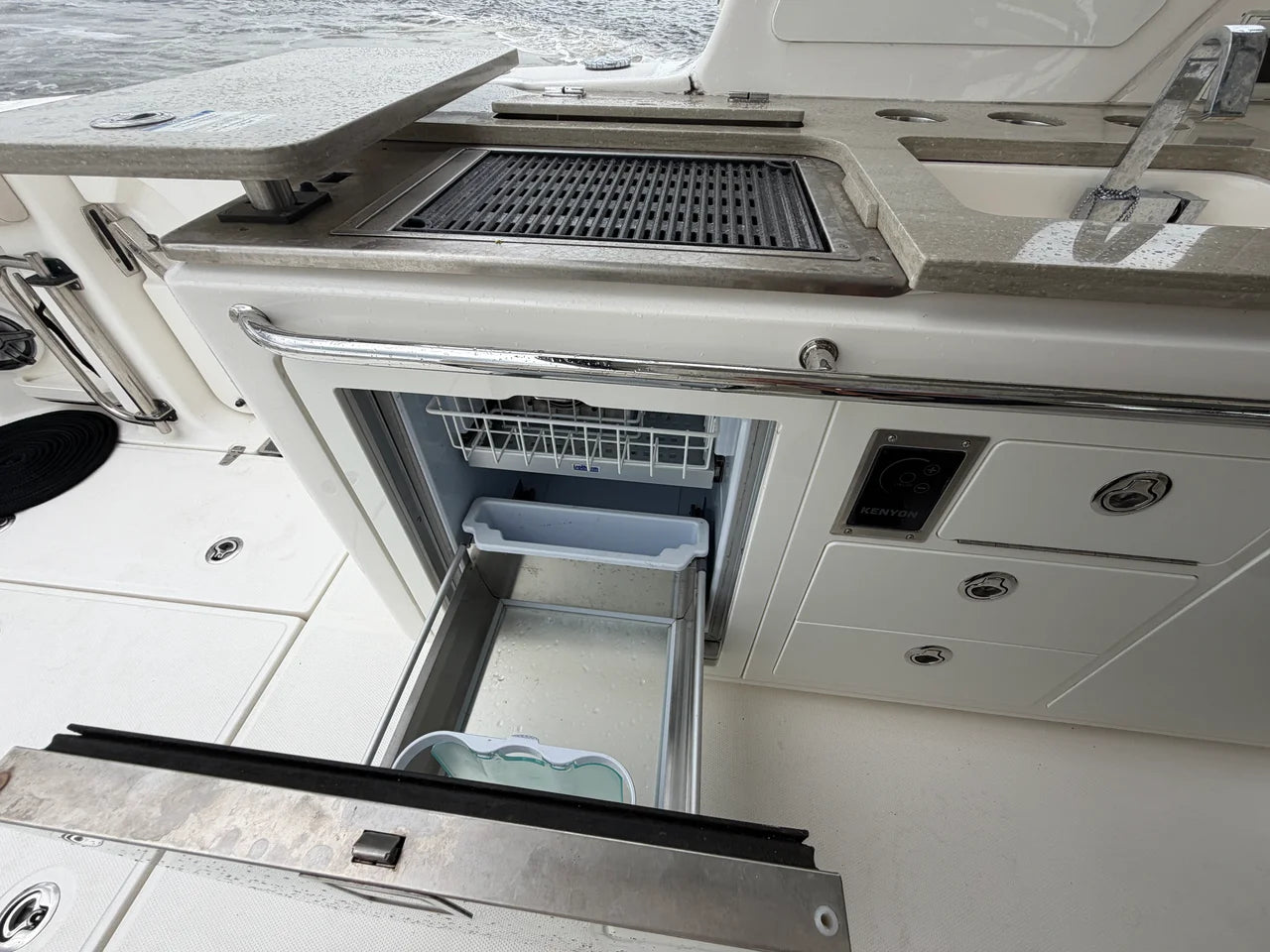 2022 Boston Whaler 380 Realm 38.0 feet, Charleston, South Carolina #23