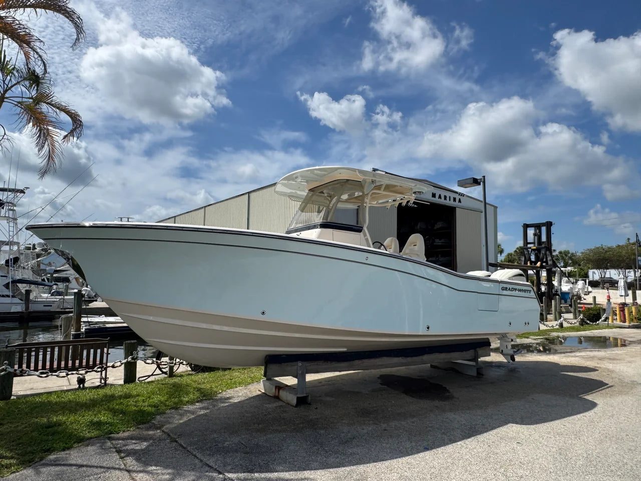 2025 Grady-White 271 CANYON 27.0 feet, Stuart, Florida #1