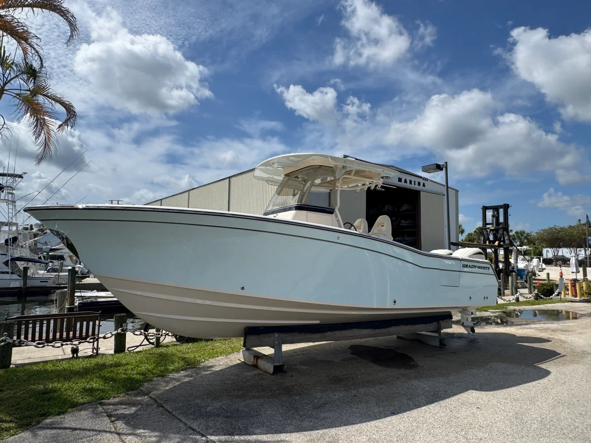 2025 Grady-White 271 CANYON 27.0 feet, Stuart, Florida #1