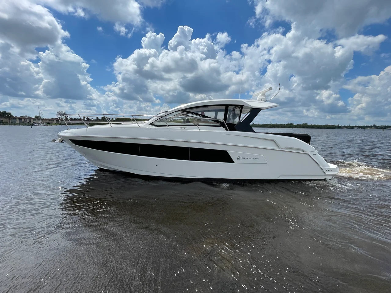 2016 Cruisers Yachts 390 EXPRESS COUPE 39.0 feet, Stuart, FL #48