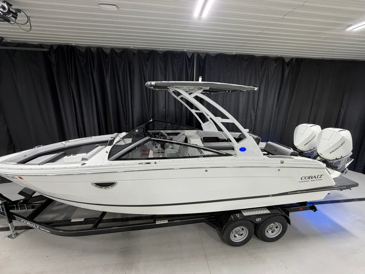 2024 Cobalt R8 OB 28.0 feet, Crosslake, Minnesota #2