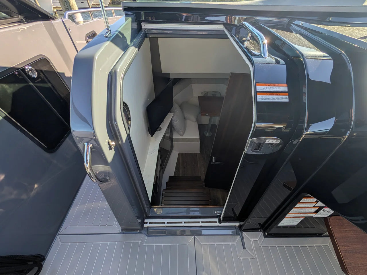 2024 Cruisers Yachts 38 GLS-OB 38.0 feet, Grasonville, MD #41