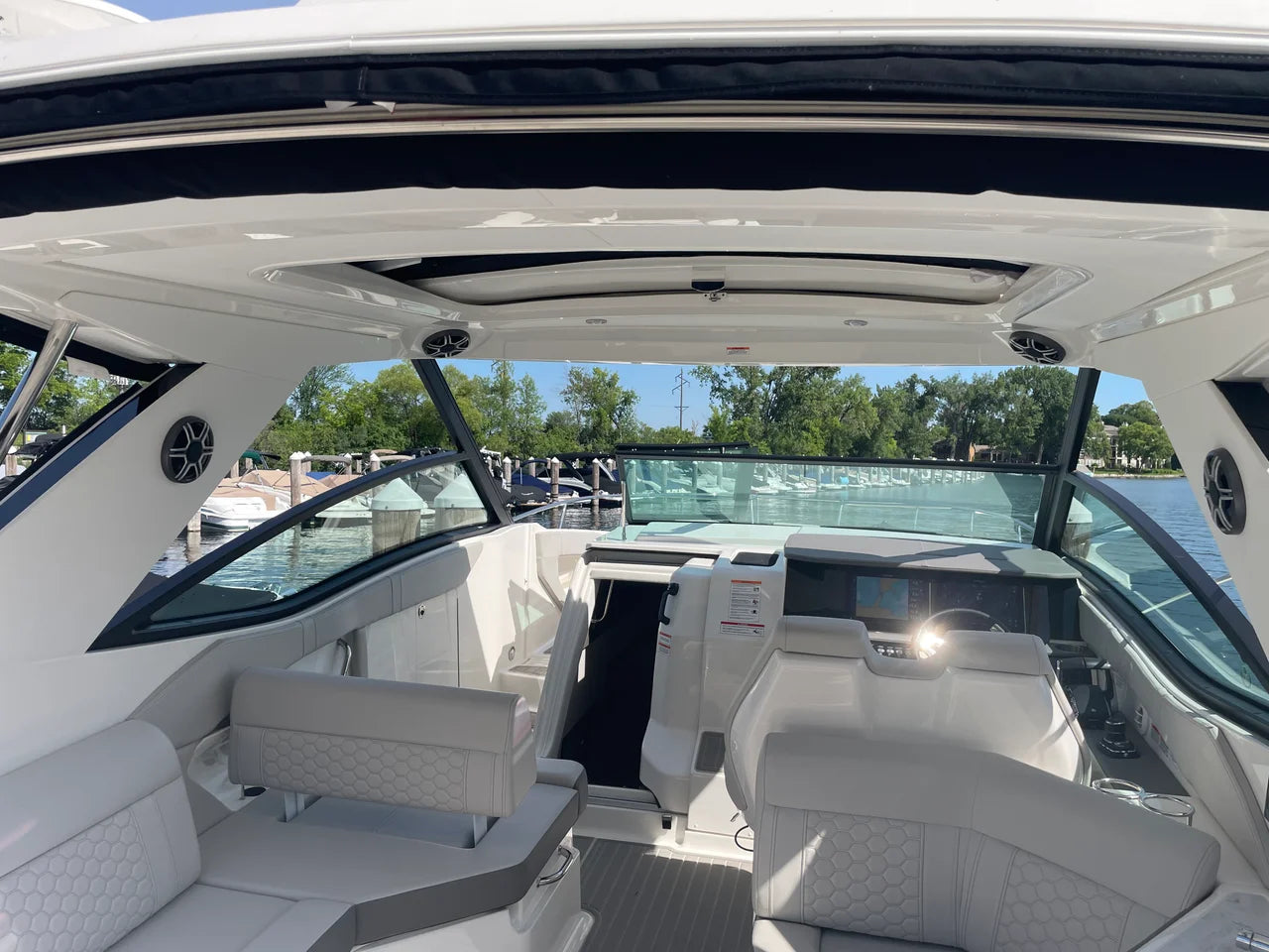 2026 Sea Ray Sundancer 320 32.0 feet, Excelsior, Minnesota #35