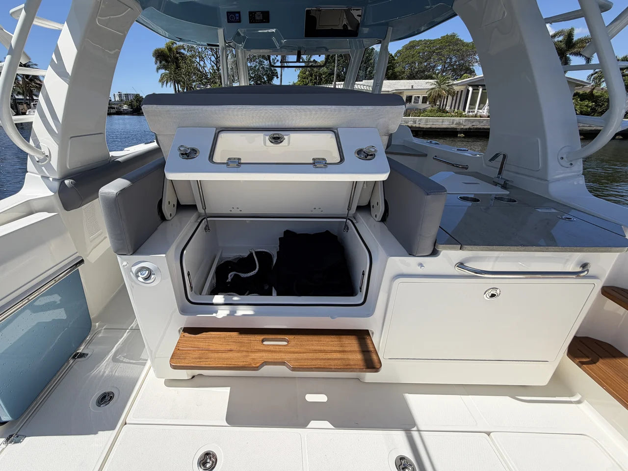 2024 Boston Whaler 350 REALM 35.0 feet, Pompano Beach, Florida #42