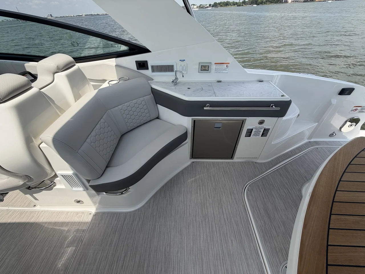 2026 Sea Ray Sundancer 320 Outboard 32.0 feet, Seabrook, TX #47