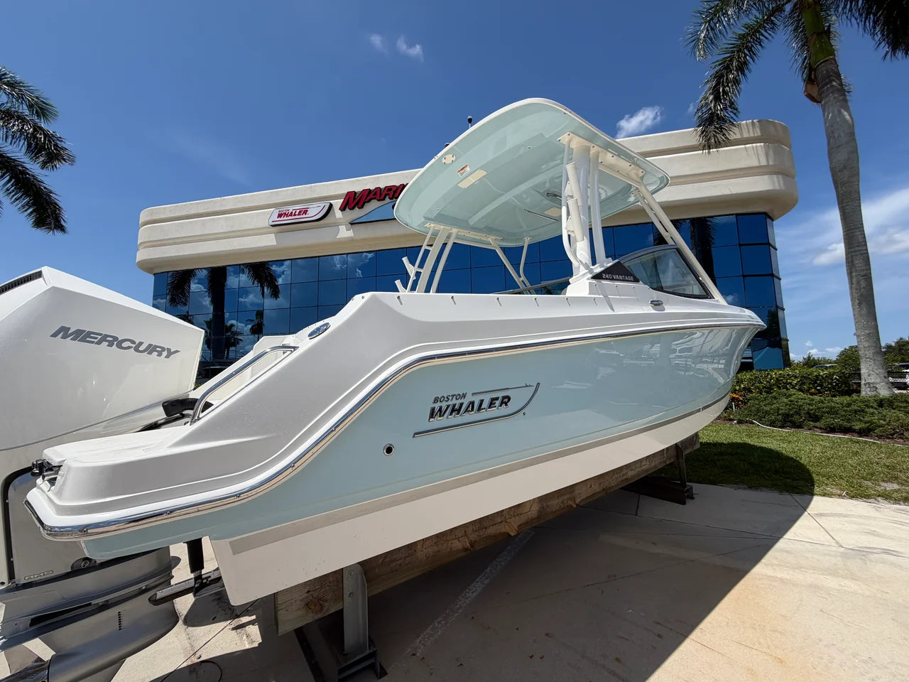 2027 Boston Whaler 240 Vantage 24.0 feet, Stuart, Florida #11