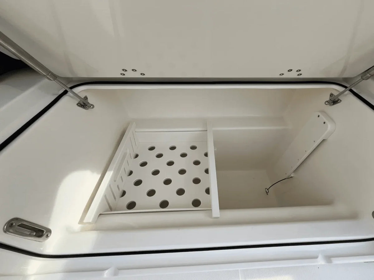2025 Boston Whaler 350 REALM 35.0 feet, Quincy, MA #17