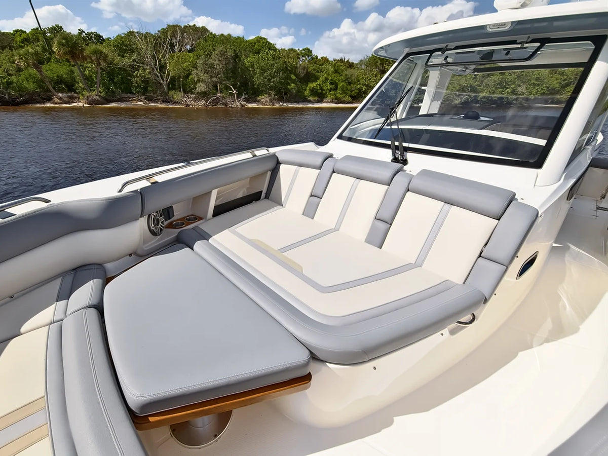 2025 Boston Whaler 350 REALM 35.0 feet, Stuart, Florida #33