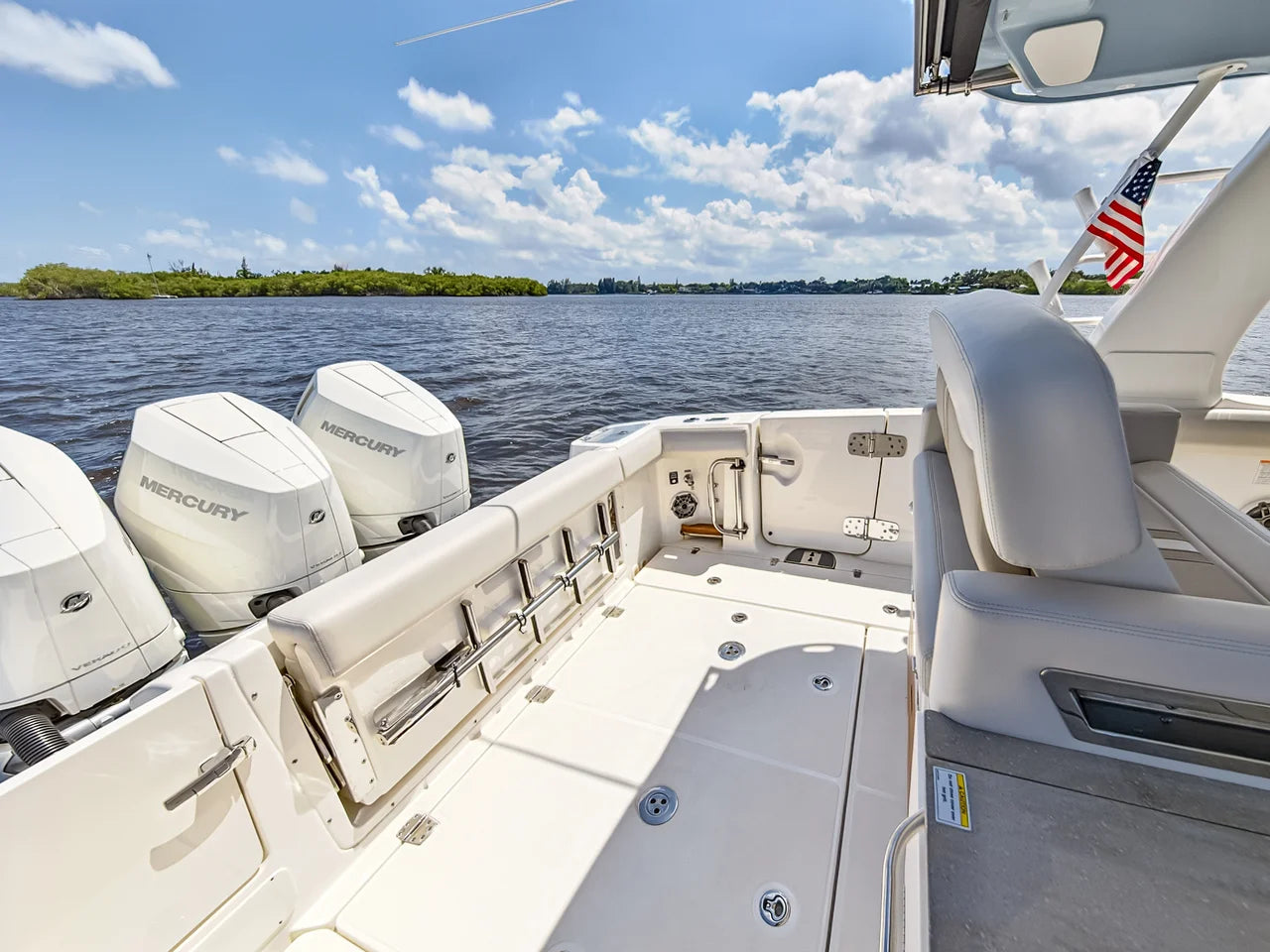 2025 Boston Whaler 350 REALM 35.0 feet, Stuart, Florida #58