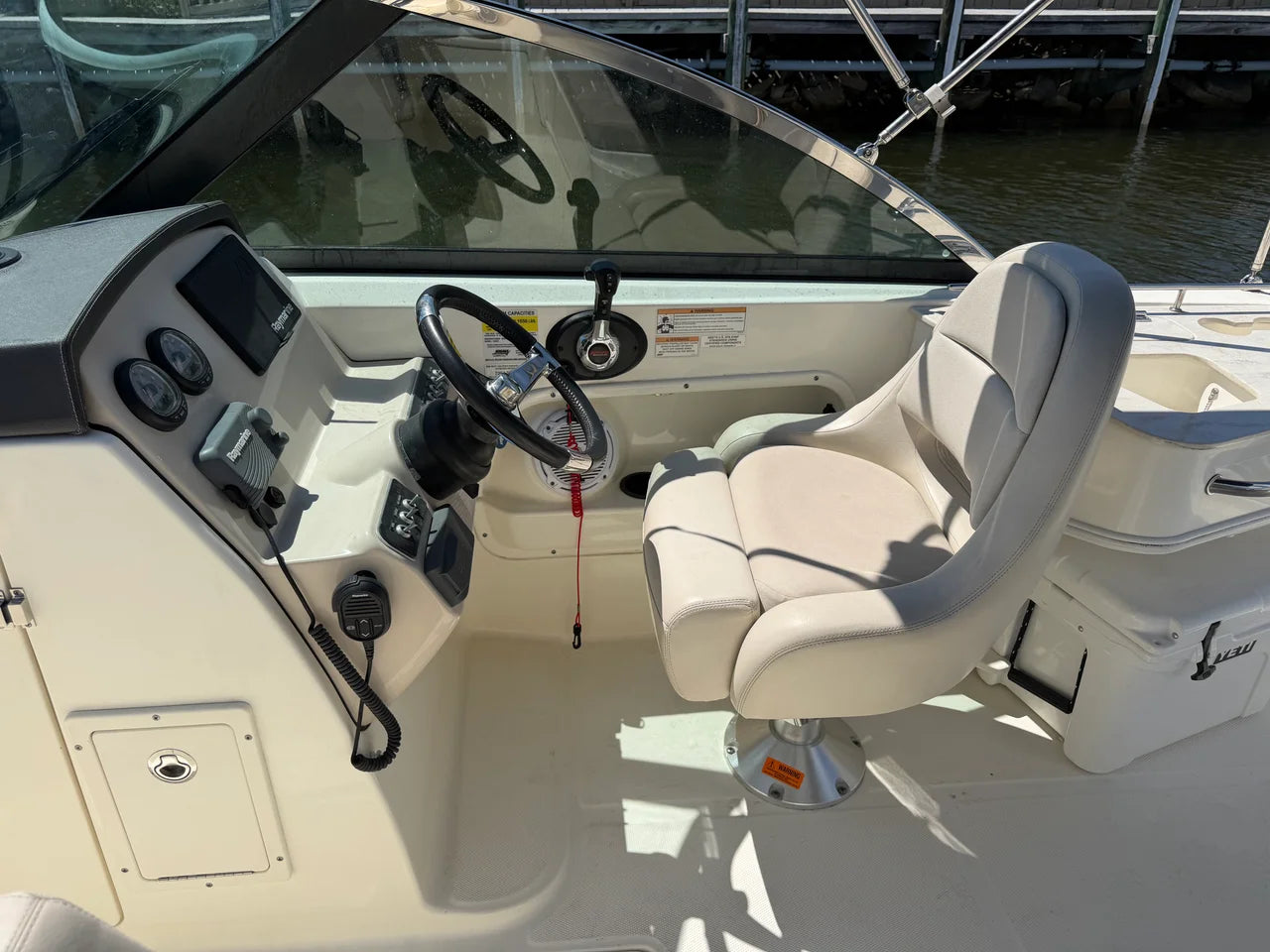 2017 Boston Whaler 230 VANTAGE 23.0 feet, Pensacola, Florida #16
