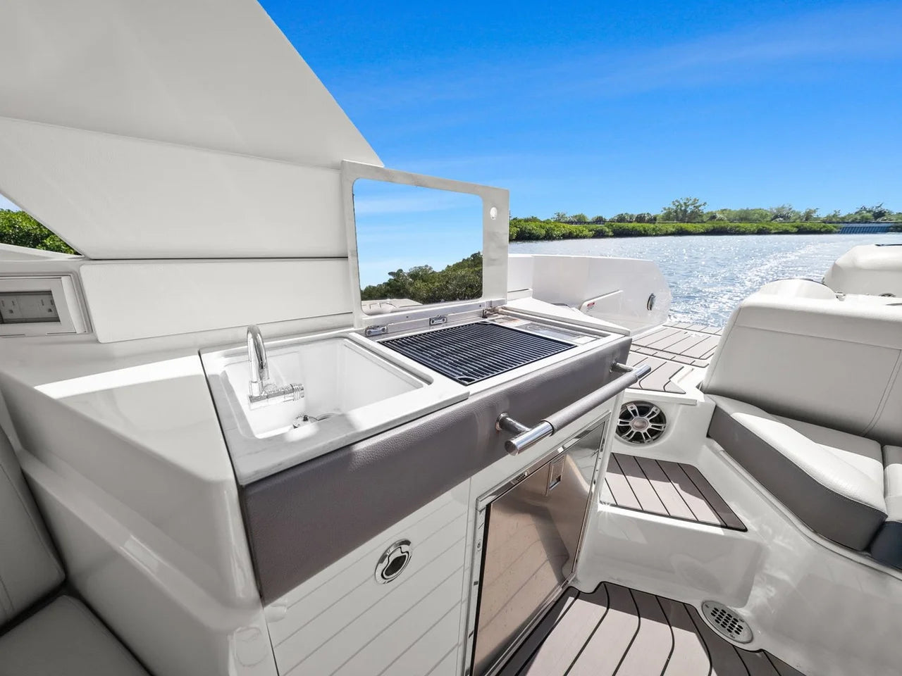 2023 Sea Ray SLX 350 OB 35.0 feet, St Petersburg, FL #28