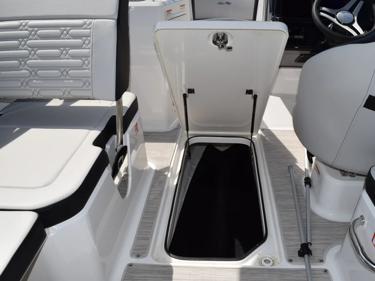 2026 Sea Ray SPX 210 Outboard 21.0 feet, Thunderbolt, GA #13